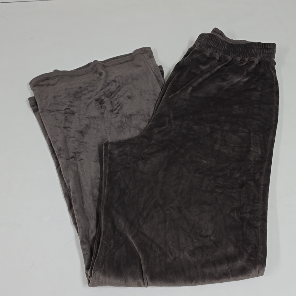 Skims Velour Track Pants in Brown
